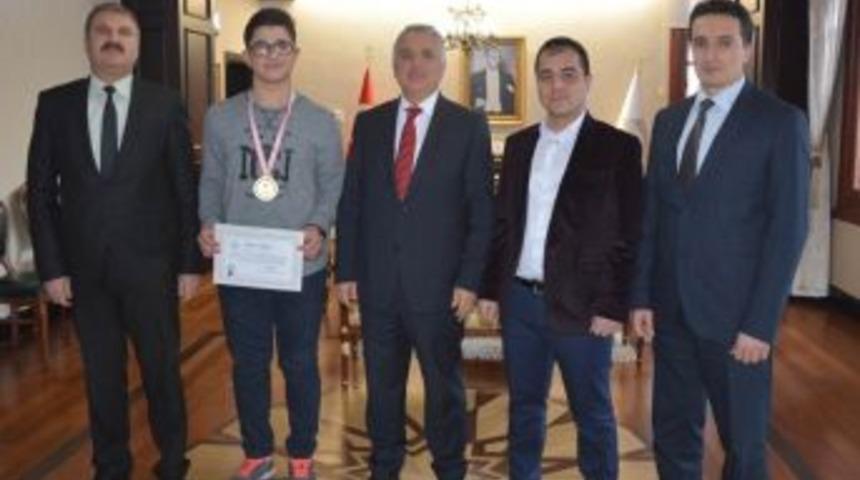 Halter Şampiyonu Yaman&rsquo;dan, Vali Yıldırım&rsquo;a Ziyaret