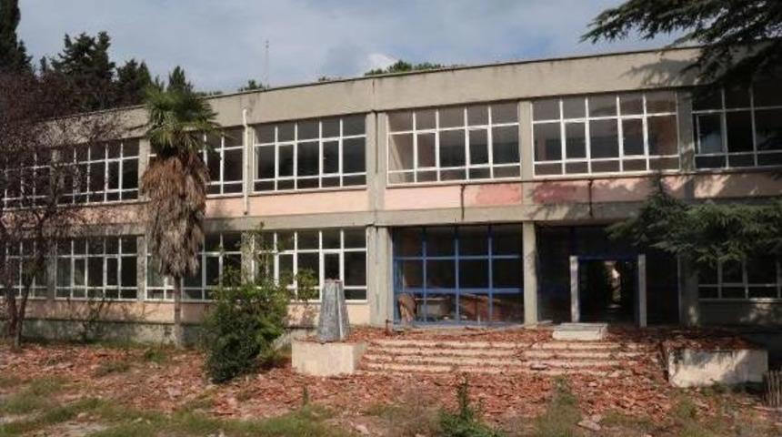 Okulu Taşıyıp Yerine Cami Yapacaklardı, Mahkeme Onay Vermeyince Park Yapma Kararı Aldılar