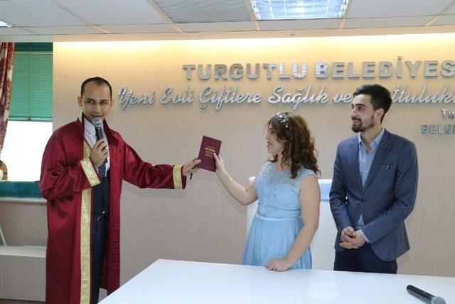 Belediye Nikah Salonu’nda Çifte Mutluluk