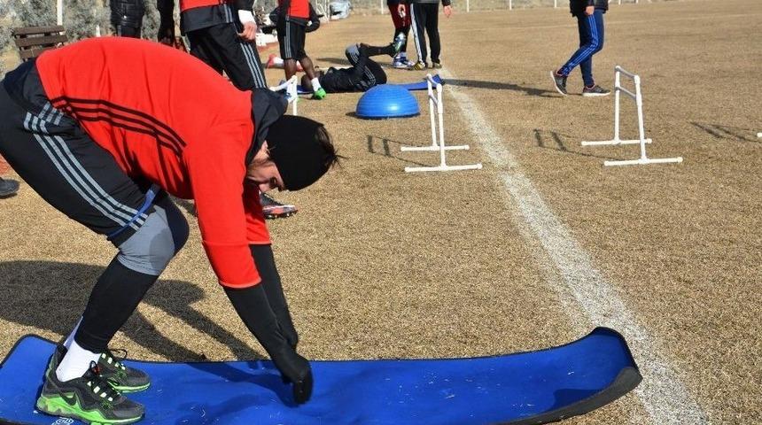 Tecrübeli Kaleci Vedat Kapurtu Uzun Bir Aradan Sonra Malatya’da Takımla Çalıştı