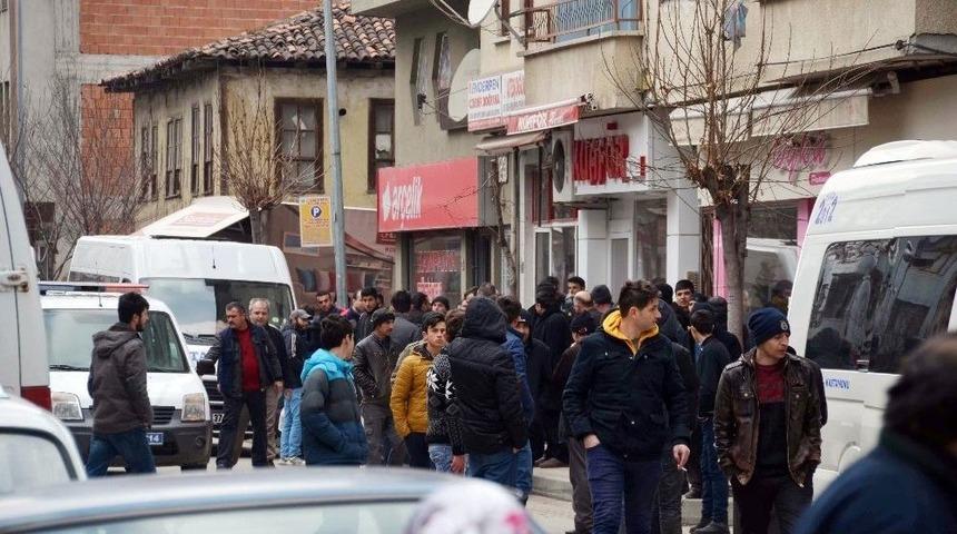 &lsquo;dur&rsquo; İhtarına Uymayan S&uuml;r&uuml;c&uuml; Havaya Ateş Edilerek Durduruldu