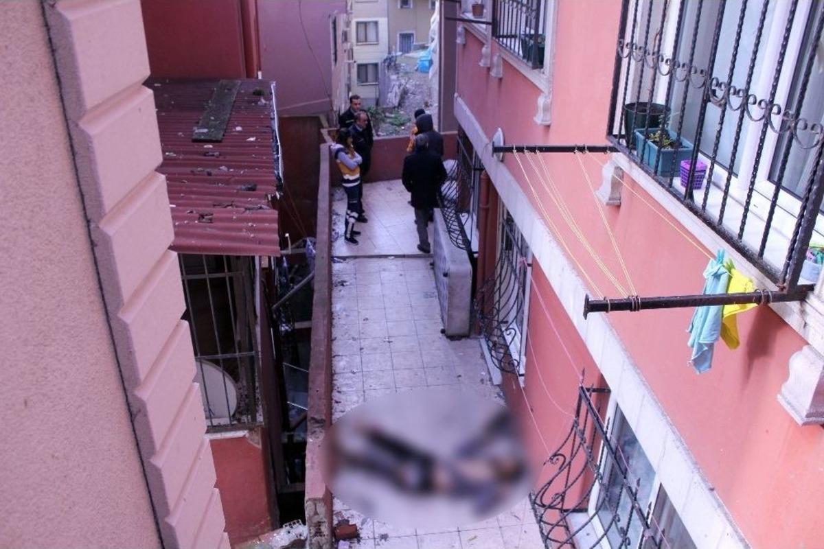 Sevgililer G&uuml;n&uuml;&rsquo;nde İntihar Etti