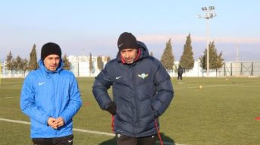 Kafkas, Tudor Krizini Değerlendirdi