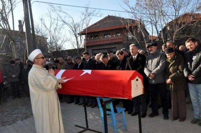 Dikili Kaymakamı Sezgin Kansere Yenildi (4)