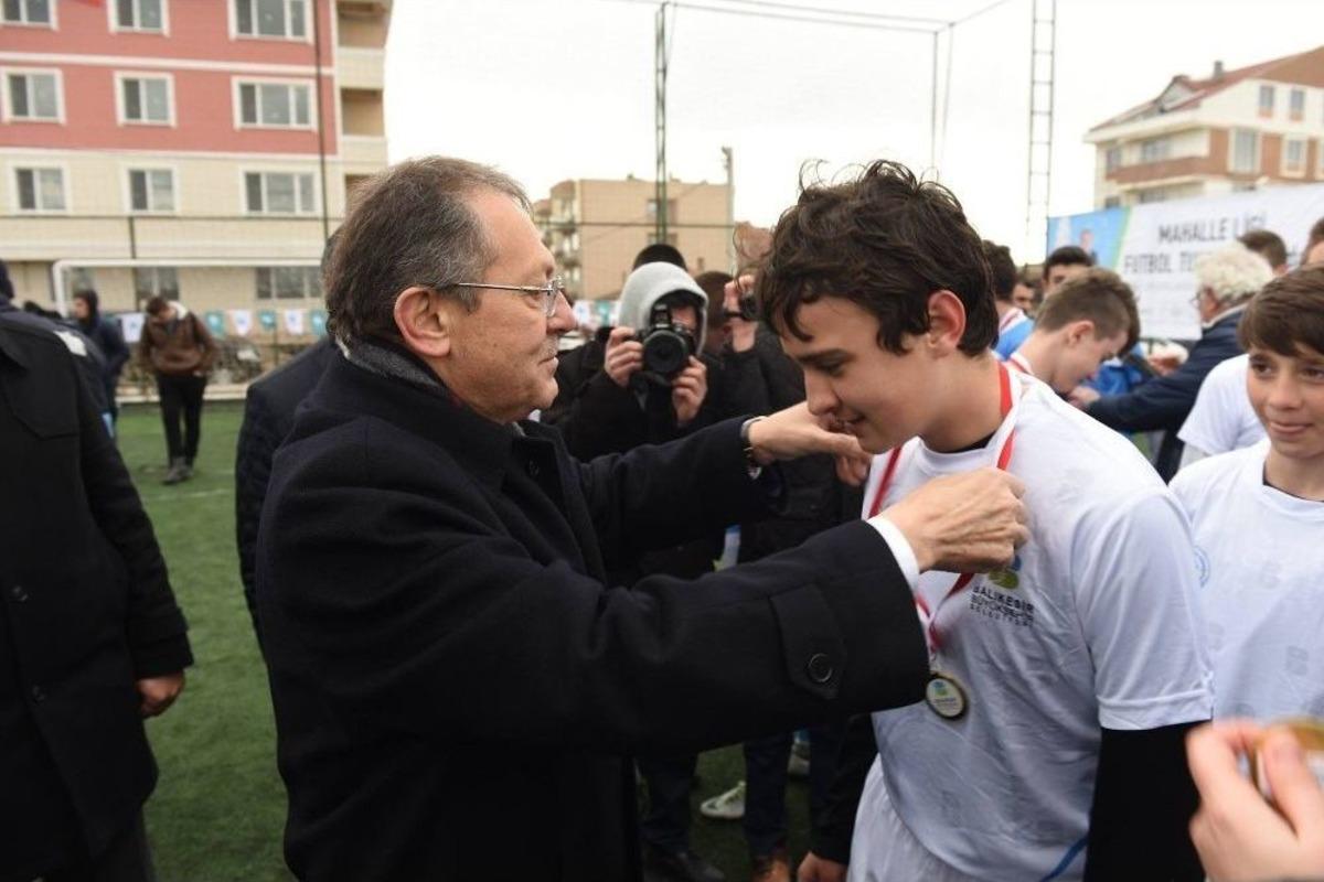 Bandırma Şampiyonlarının Kupaları Başkan Uğur&rsquo;dan