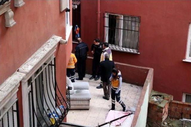 Şişli de 6 ncı Kattan D&uuml;şen Kişi Hayatını Kaybetti 2