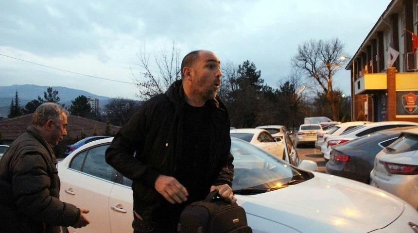 Tudor, Karab&uuml;k&rsquo;e Geldi