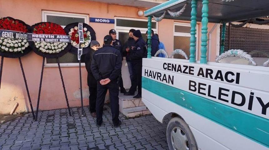 Şehit Polis &Ouml;ner&rsquo;in Cenazesi Havran&rsquo;a Getirildi