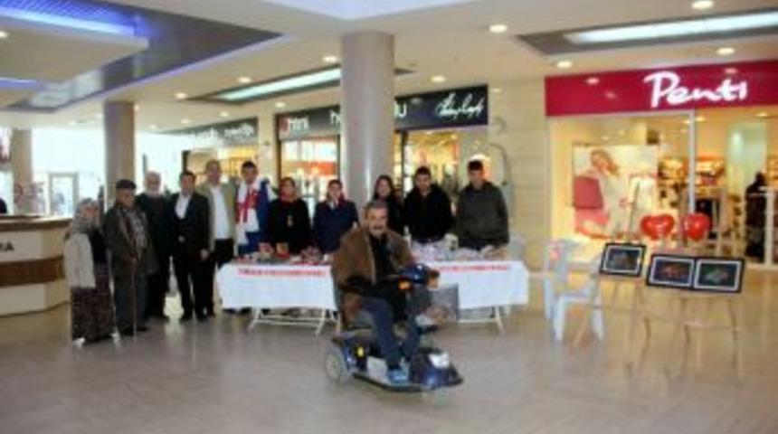 Engelliler El Emeklerini Sergiledi