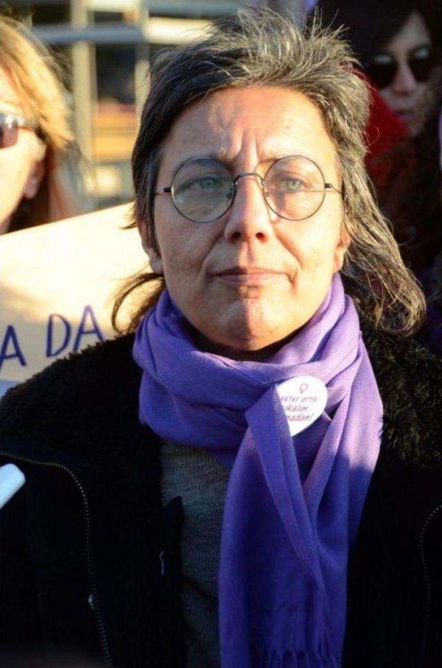 Sevgililer G&uuml;n&uuml; nde Kadın Cinayetlerine Dikkat &Ccedil;ekildi 1