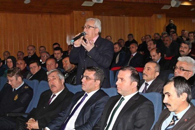 Kaymakam G&ouml;zen, Okul Servis Şof&ouml;rleriyle Toplantı Yaptı 1