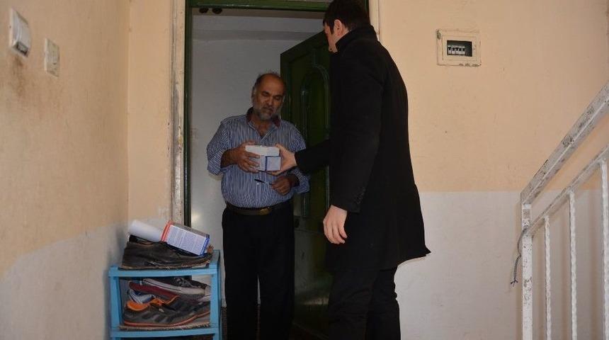 Honaz Kaymakamlığı 300 Aileye Karbon Monoksit Detekt&ouml;r&uuml; Dağıttı