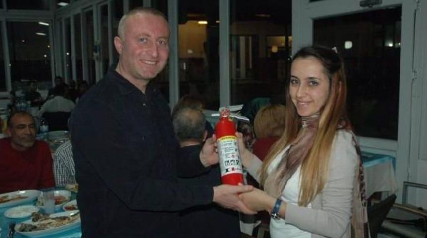 İtfaiyeci Eşe Sevgililer G&uuml;n&uuml; Hediyesi Yangın T&uuml;p&uuml;