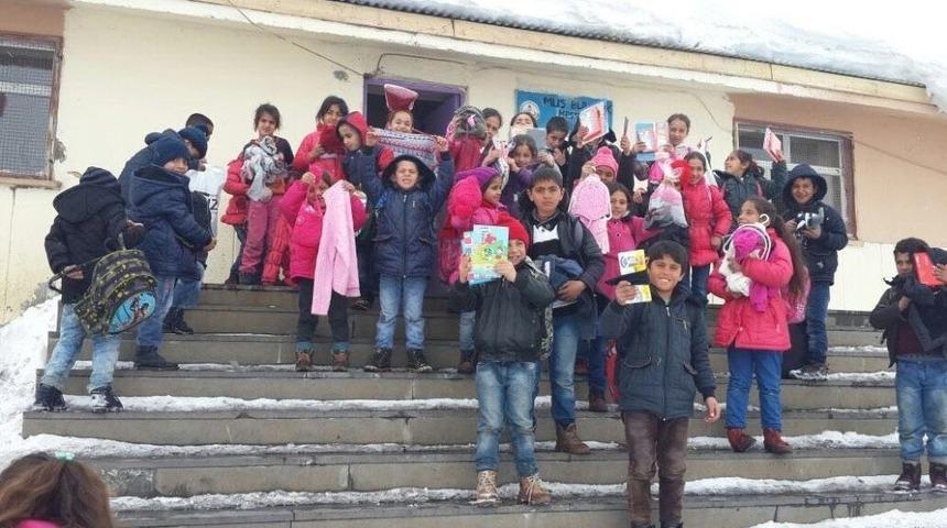 İstanbul&rsquo;dan Muşlu &Ouml;ğrencilere Destek