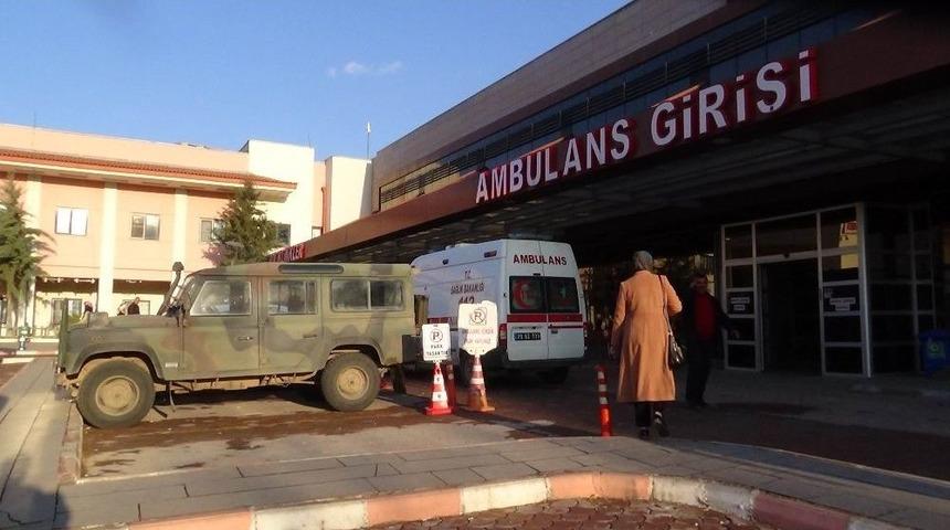 El Bab&rsquo;da Kirpi Aracının Devrilmesi Sonucu Yaralanan Askerler T&uuml;rkiye&rsquo;ye Getirildi