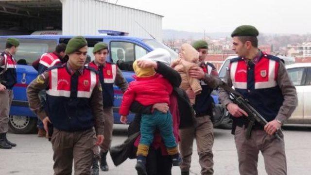 Fetö’Den Yakalanan Kadın Araştırma Görevlisinin Kardeşi, Pkk’Lı Terörist Çıktı