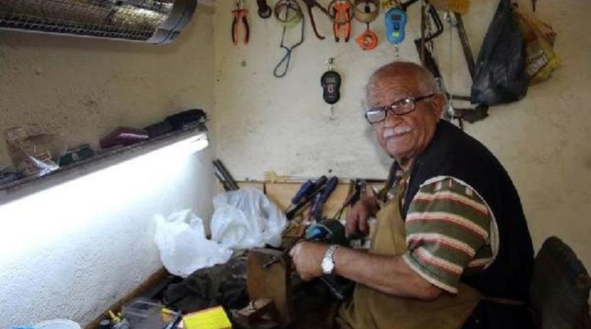 72 Yıldır Oltu Taşına Hayat Veriyor