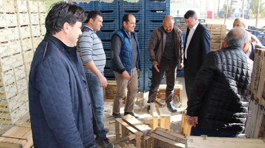Başkan Turgut, Meyve Ve Sebze Hali Esnafını Ziyaret Etti