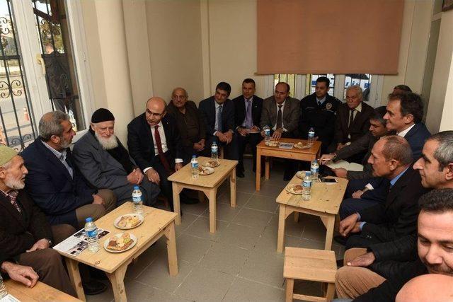Vali Demirtaş, Mahale Sakinleriyle Buluştu 2