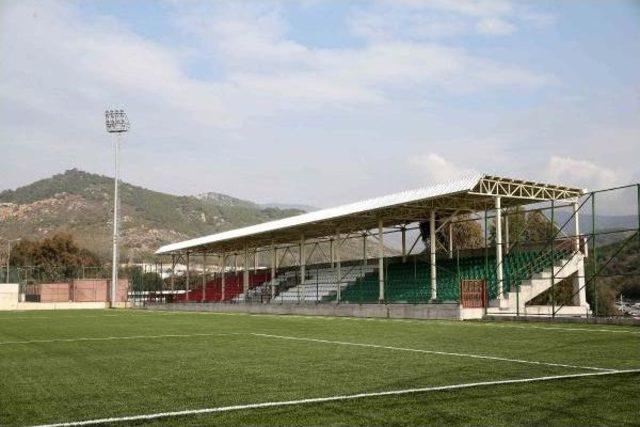 Karşıyaka da Amat&ouml;r Kul&uuml;plere Modern Tesis 2