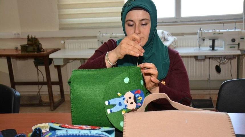 Gen&ccedil; Kadın, Komek İle Meslek Sahibi Oldu