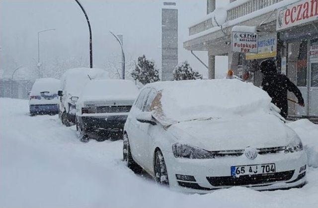 Gevaş’ta Kar Yağışı