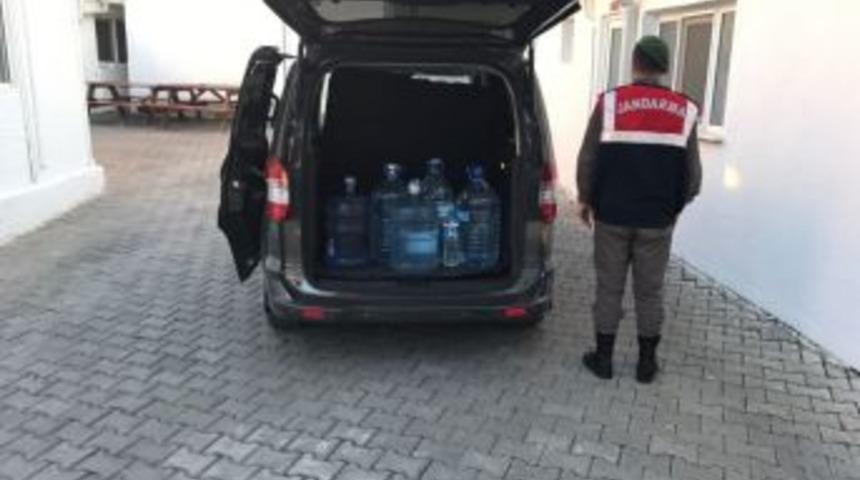 İzmir’de Kaçak İçki Operasyonu: 3 Gözaltı