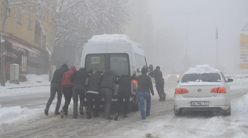 Şırnak&rsquo;ta 44 K&ouml;y Yolu Ulaşıma Kapandı