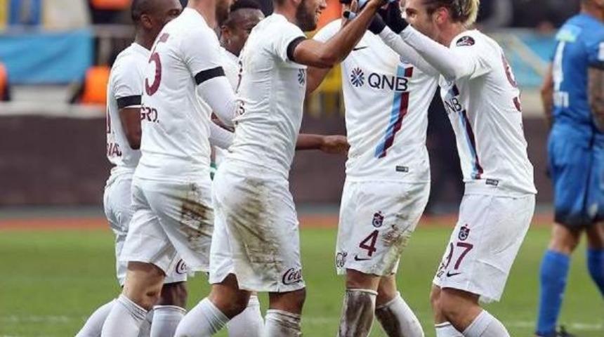Trabzonspor'u 2'nci Yarıda Savunma Oyuncuları Sırtladı