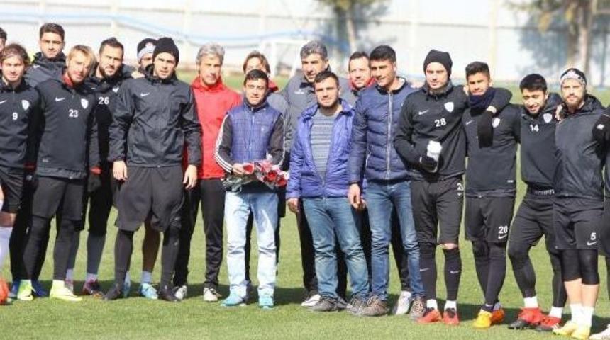 Manisaspor Teknik Direkt&ouml;r&uuml; Karafırtınalar'dan Taraftara &Ccedil;ağrı