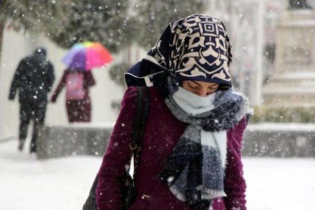 Bolu Dağı'nda Kar Ulaşımı Zorlaştırdı