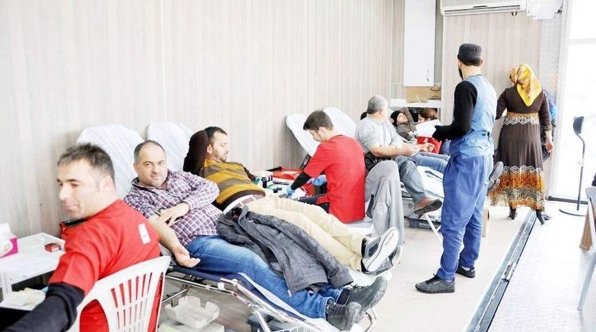 15 G&uuml;nde Bin 200 &Uuml;nite Kan Toplandı