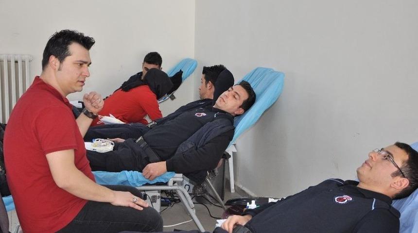 Kars Cezaevi&rsquo;nde Kan Bağışı Kampanyası D&uuml;zenlendi