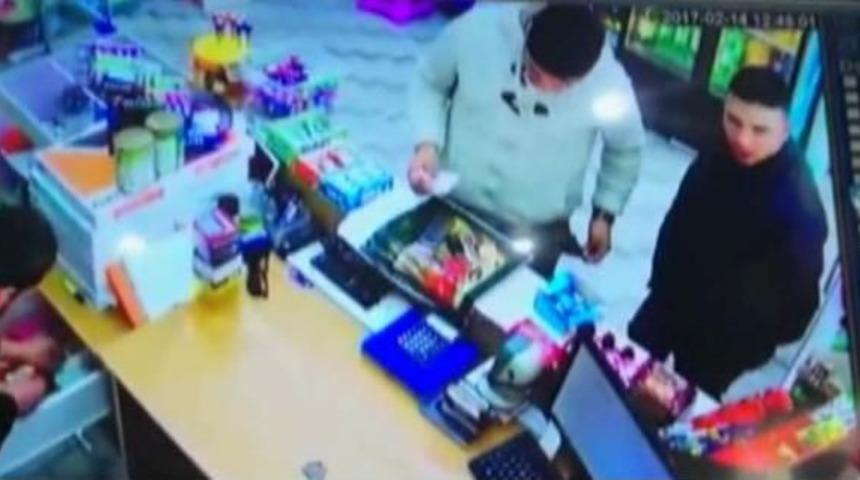 Kırtasiyeciyi Dolandıranlar Kamerada