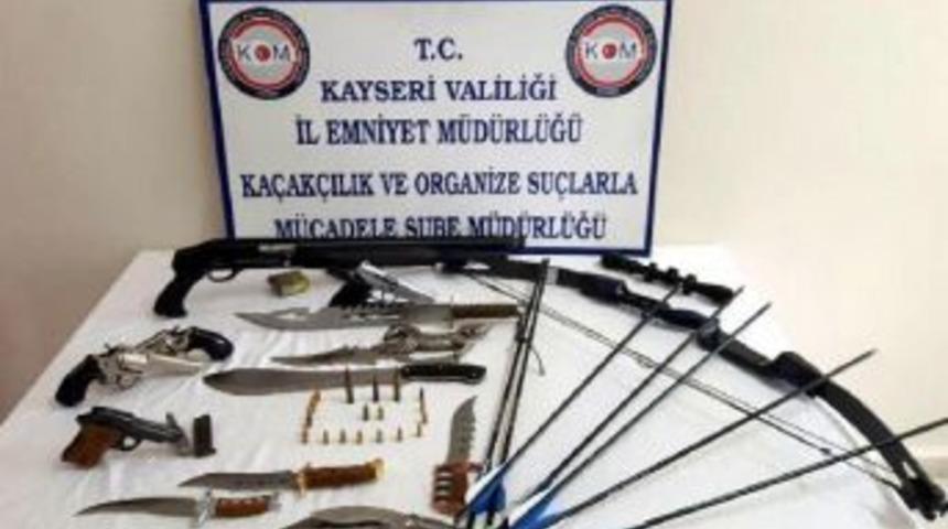 Silah Tacirlerine Operasyon: 7 G&ouml;zaltı