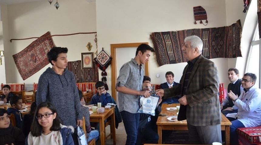 B&uuml;y&uuml;kşehir Başarılı &Ouml;ğrencileri &Ouml;d&uuml;llendirdi