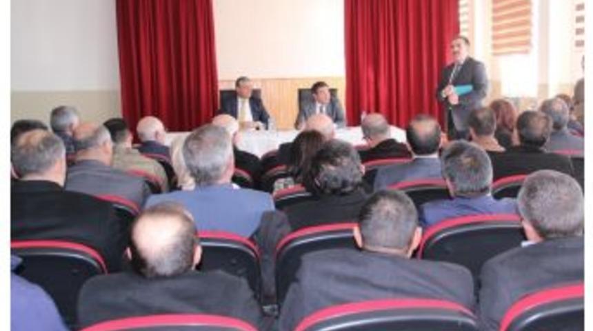 Vali &Ouml;zefe, &Ccedil;ıldır&rsquo;da Muhtarlarla Buluştu