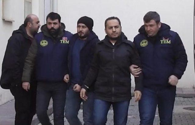 Uşak'ta Fetö'den Gözaltına Alınan 15 Öğretmen Adliyede