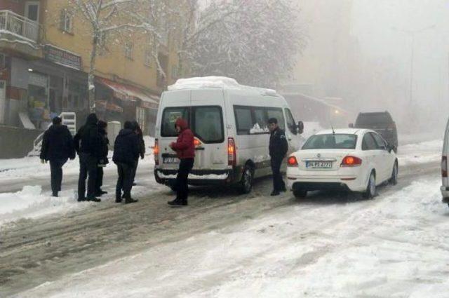 Şırnak'ta Kar Okulları Yine Tatil Etti