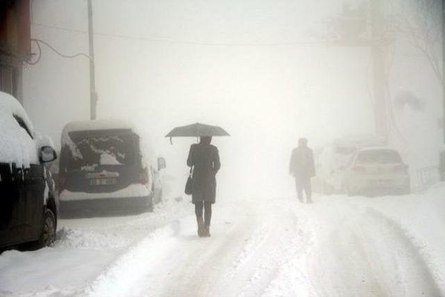 Şırnak'ta Kar Okulları Yine Tatil Etti