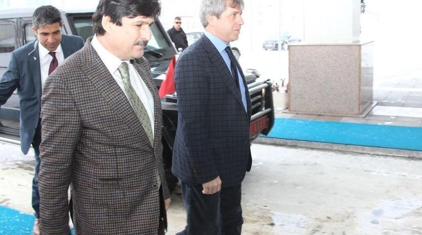Vali &Ccedil;ınar&rsquo;dan Rekt&ouml;r Yardım&rsquo;a Ziyaret