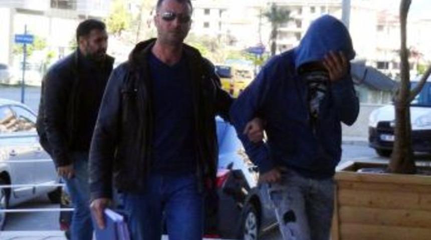 &rsquo;bahşiş Kutusu&rsquo; Hırsızlarına Su&ccedil;&uuml;st&uuml;