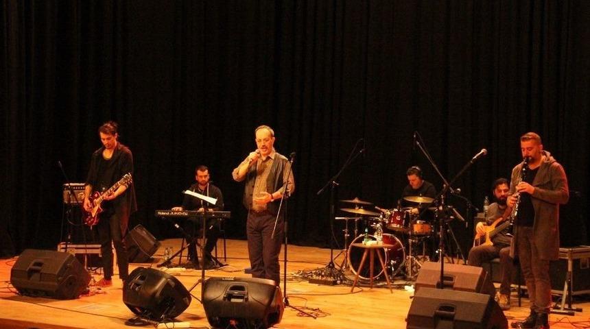 H&uuml;sn&uuml; Arkan&rsquo;dan Bergamalı Hemşehrilerine Unutulmaz Konser