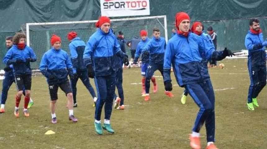 Kardemir Karab&uuml;kspor Antren&ouml;r Levent A&ccedil;ıkg&ouml;z Ile &Ccedil;alıştı