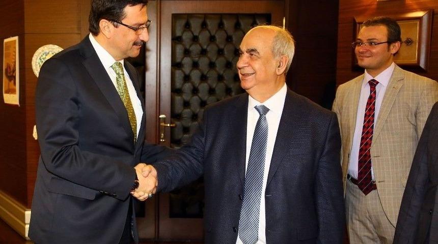 Rekt&ouml;r İmanov Ve Ayyb Heyetinden Başkan Ak&rsquo;a Ziyaret