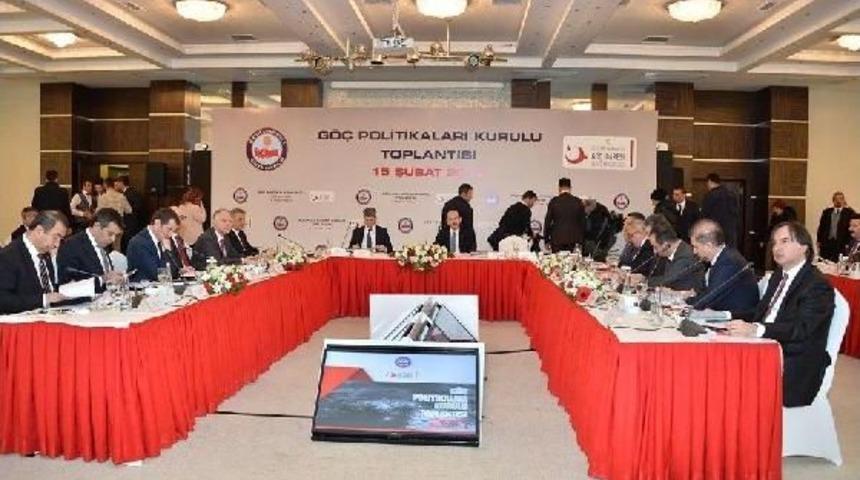 S&uuml;leyman Soylu : T&uuml;rkiye'de Bug&uuml;n Halen G&ouml;&ccedil;men, M&uuml;lteci Olarak Bulunan Insan Sayısı 3 Milyon 551 Bin 78 Kişi