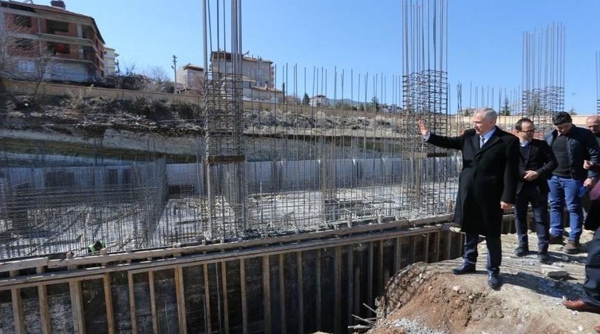 Acıpayam Y&uuml;zme Havuzuna Kavuşuyor