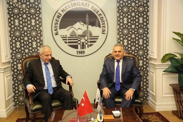 Vali Süleyman Kamçı, Başkan Büyükkılıç’tan Tarihi Mekanların Onarımı Konusunda Bilgi Aldı 1