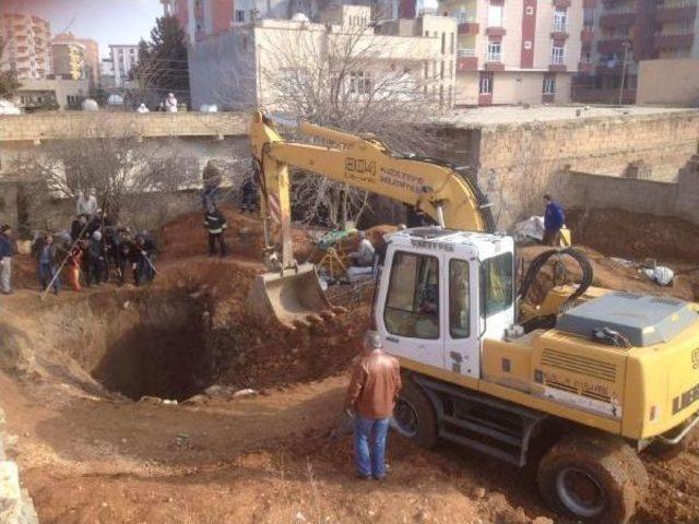 Mardin Kızıltepe'de Göçük Meydana Gelen Kuyuda 1 Kişiyi Kurtarma Çalışması