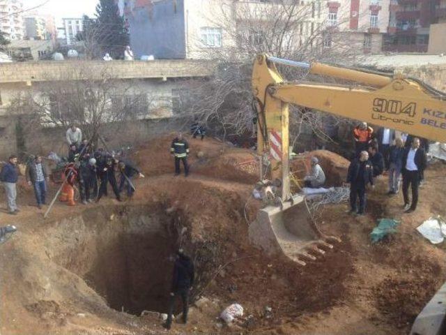 Mardin Kızıltepe'de Göçük Meydana Gelen Kuyuda 1 Kişiyi Kurtarma Çalışması